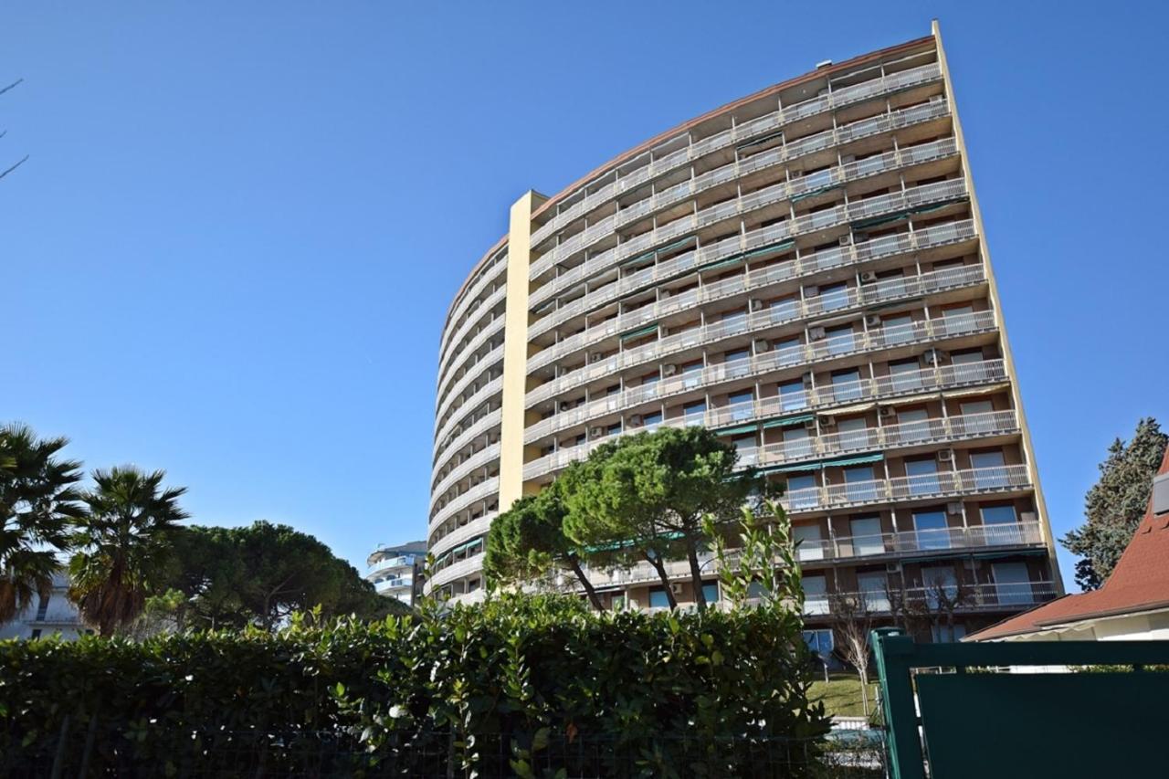 Residence La Duna Lignano Sabbiadoro Exteriör bild